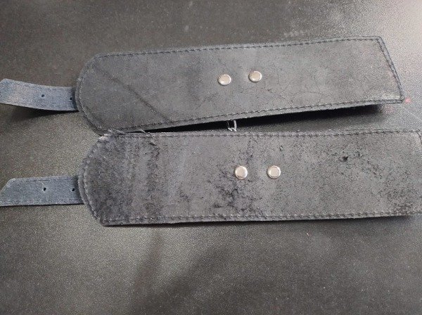 Producto - Esposas eco cuero con detalle