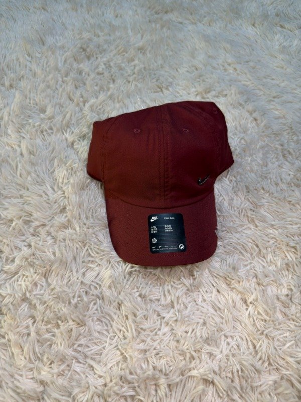 Producto - Gorra Nike Bordo
