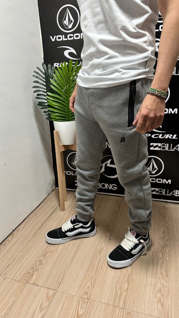 Producto - Jogging frisa termosellado gris claro