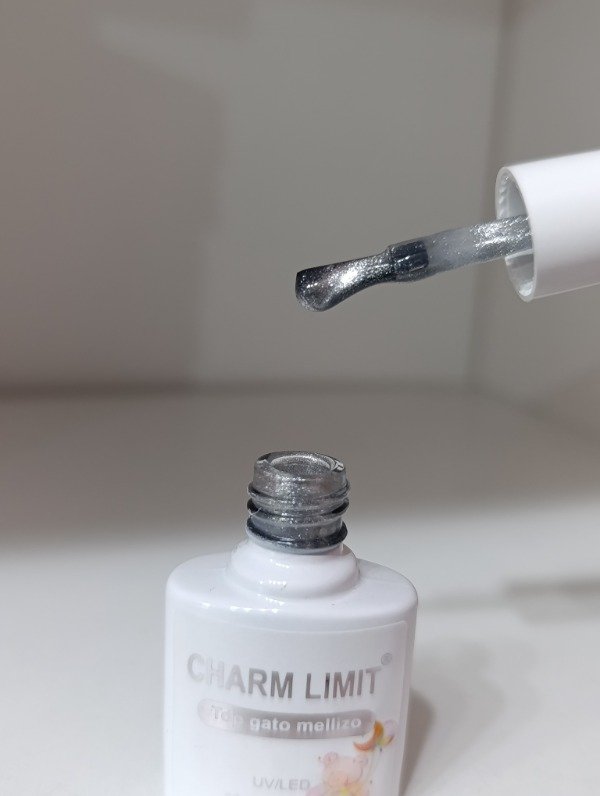 Producto - Ojo de gato plateado Charm Limit
