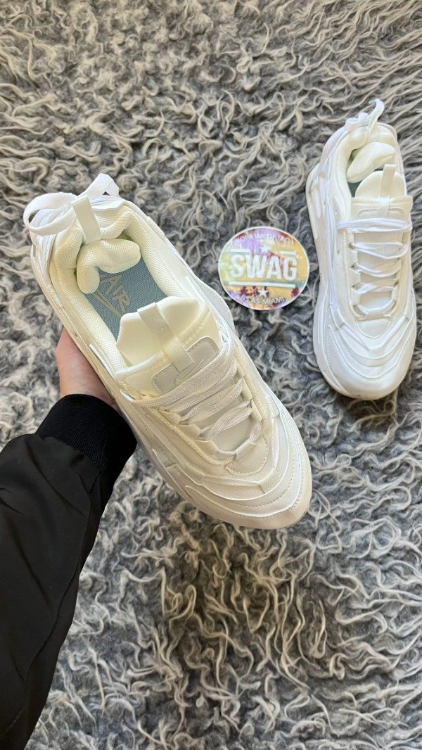 Producto - AIR MAX FURYOSA TRIPLE WHITE - 1