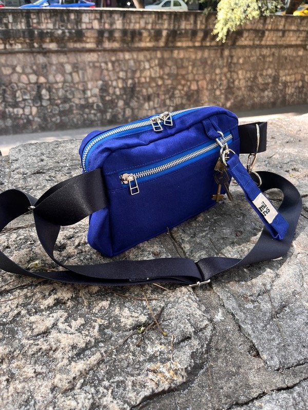 Producto - riñonera MAR: azul eléctrico