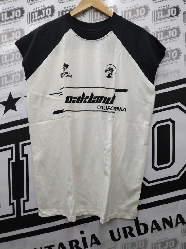 Producto - MUSCULOSA OVER OACKLAND CRUDO