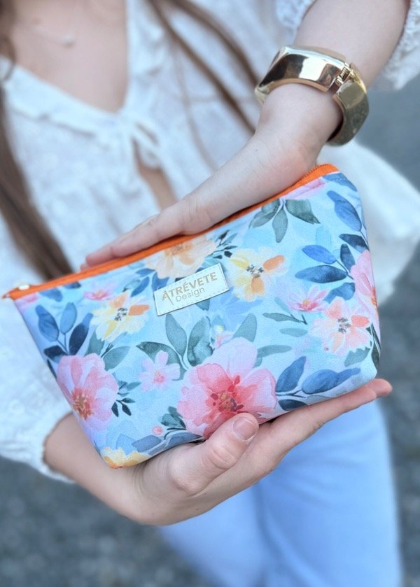 Producto - Mini neceser - Flores rosas y amarillas