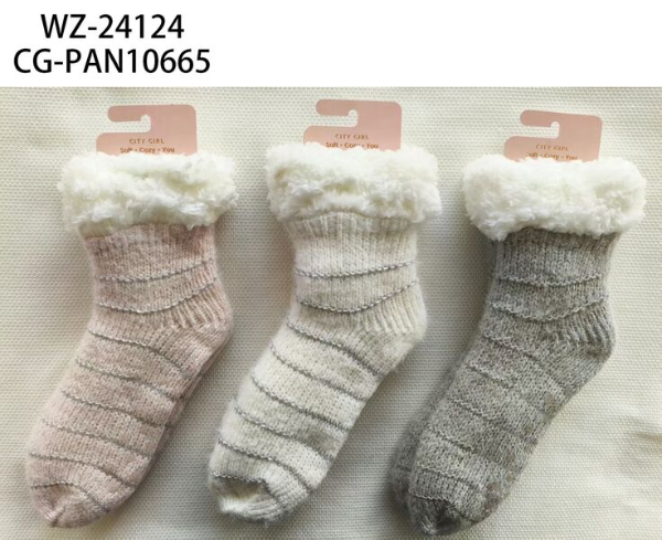Producto - Medias de Invierno con Corderito y Rayas Metálicas