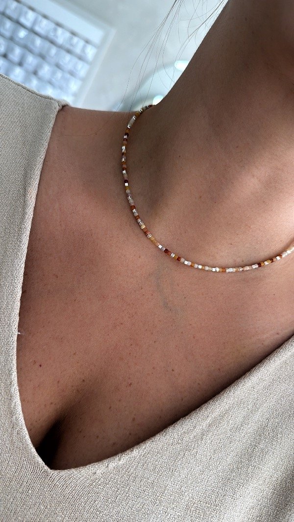 Producto - Choker cubitos tonos tierra 40 a 43cm P925