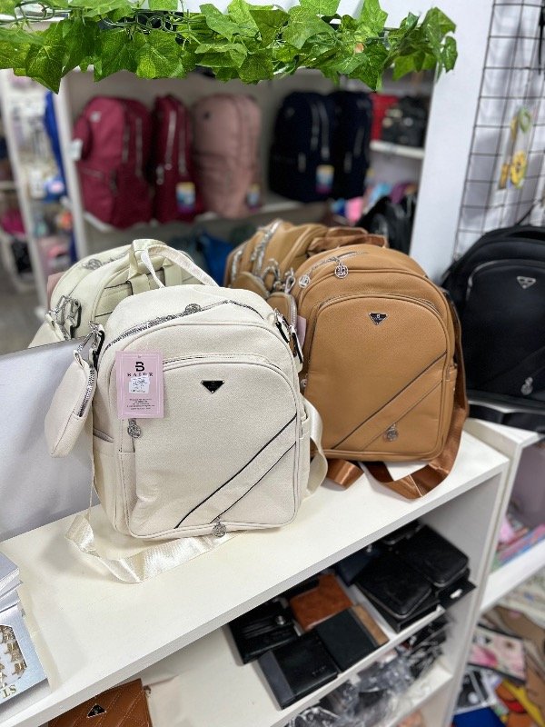 Producto - Mochila bolso cuerina con monedero