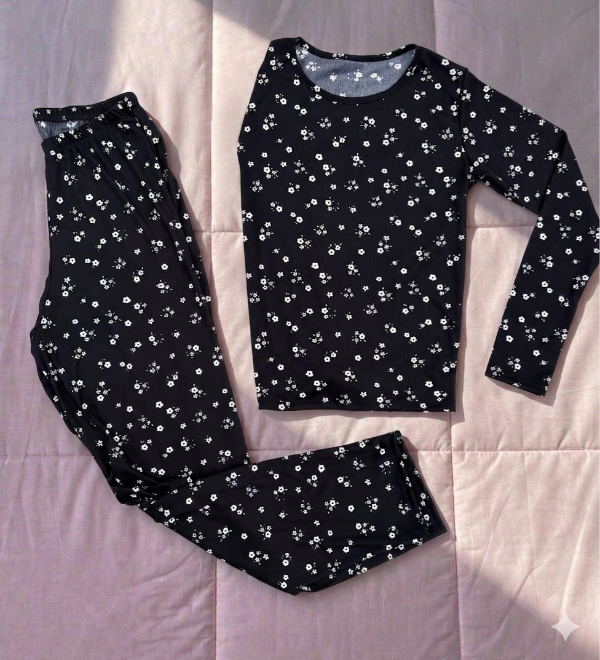 Producto - Pijama florcita negra largo