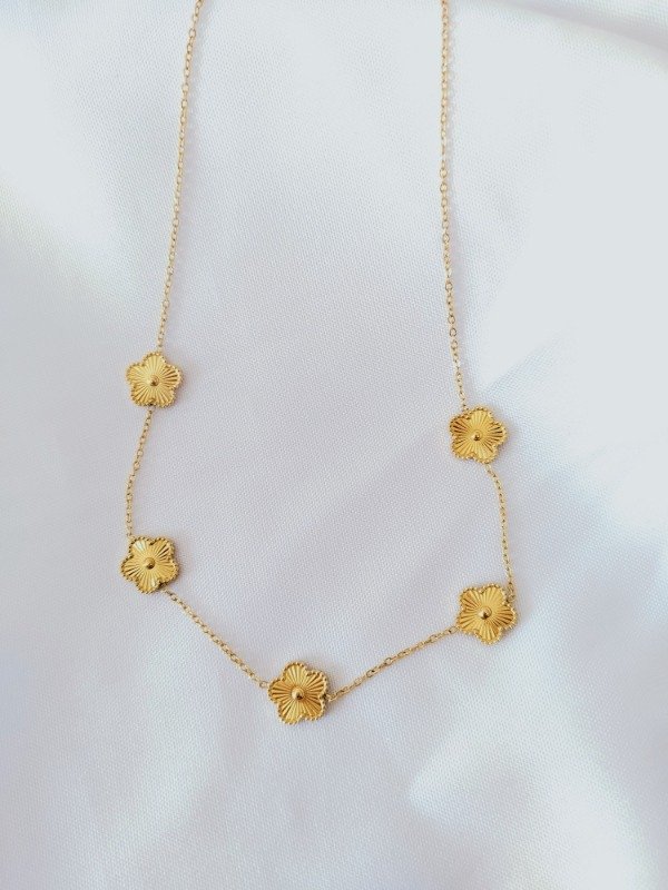 Producto - Collar vc flor dorada