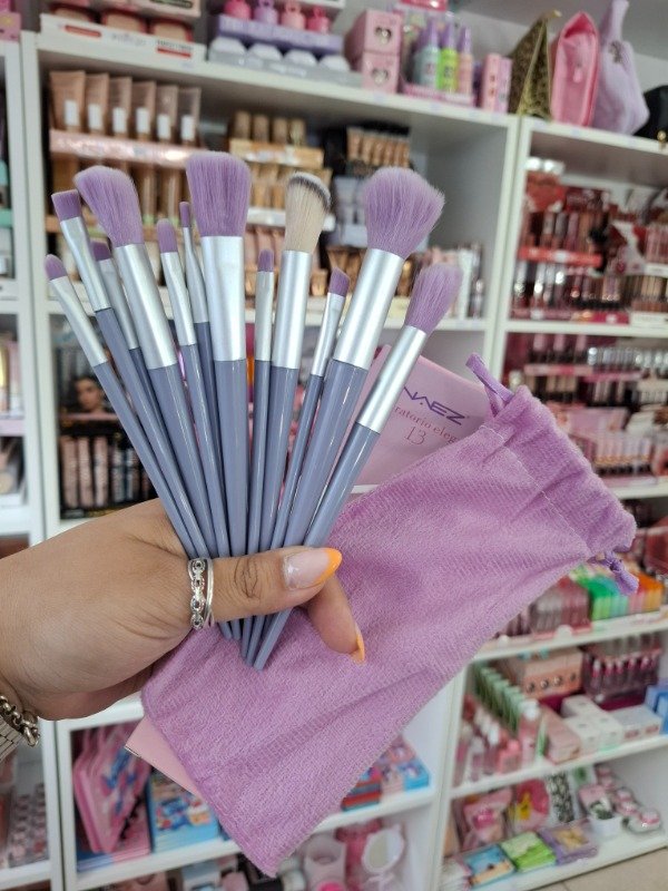 Producto - Juego de brochas X12 en estuche de tela NAEZ