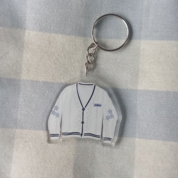 Producto - Llavero Cardigan Folklore