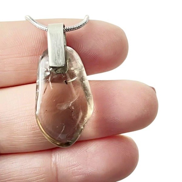 Producto - Dije rolado de cuarzo ahumado en alpaca