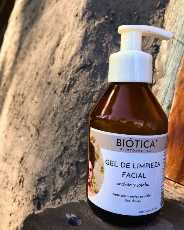 Producto - Gel de limpieza facial