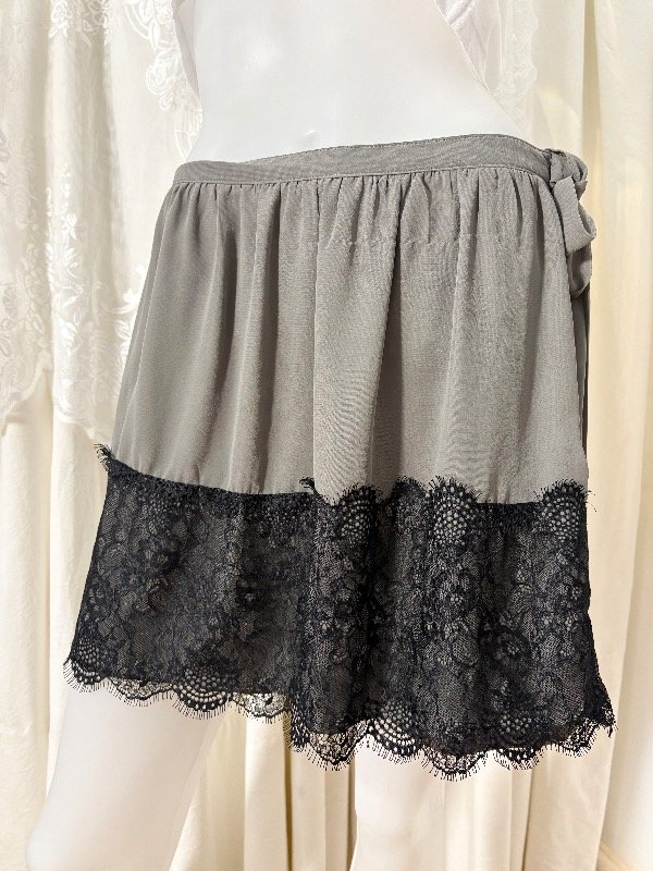 Producto - Falda Lauren Conrad Talle 44 CODIGO A