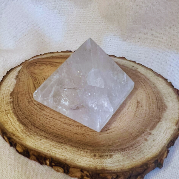 Producto - Piramide Cuarzo cristal 05