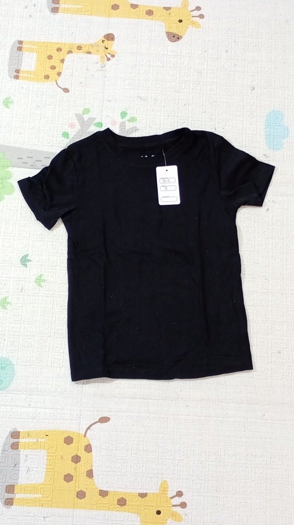 Producto - REMERA NEGRA LISA