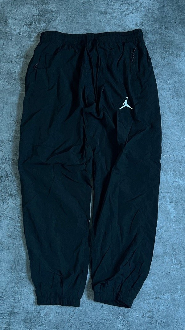 Producto - ROMPEVIENTO JORDAN NEGRO