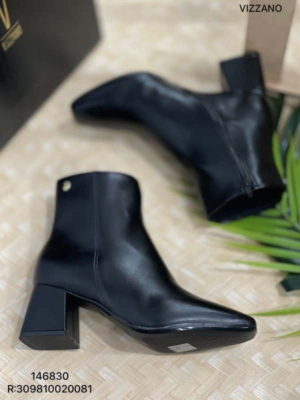 Producto - Botas vizzano negras -0120