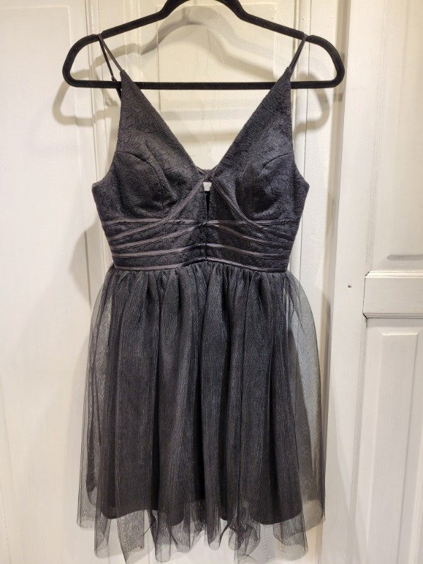 Producto - Vestido BCBGENERATION negro con tul Talle S - PRECIO: 80X