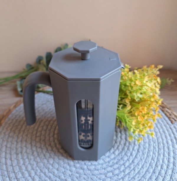 Producto - CAFETERA GREY CON EMBOLO 600 ML