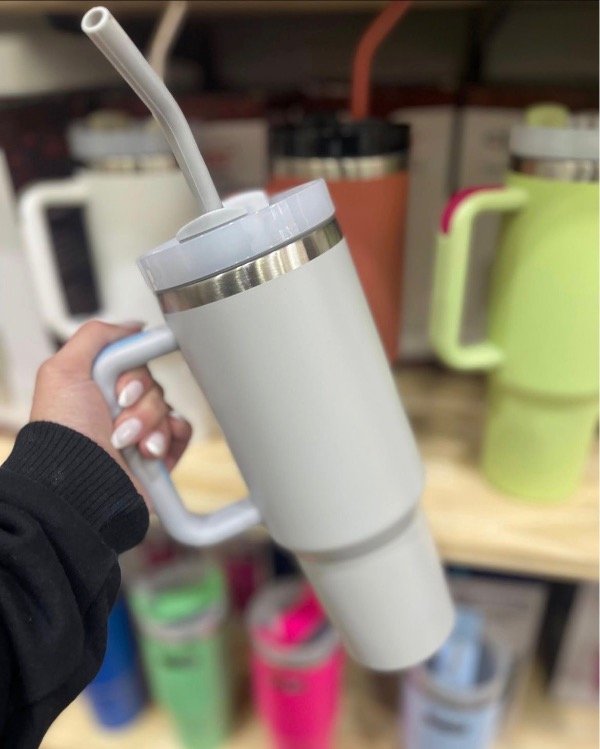 Producto - VASO QUENCHER CON MANIJA GRIS CLARO