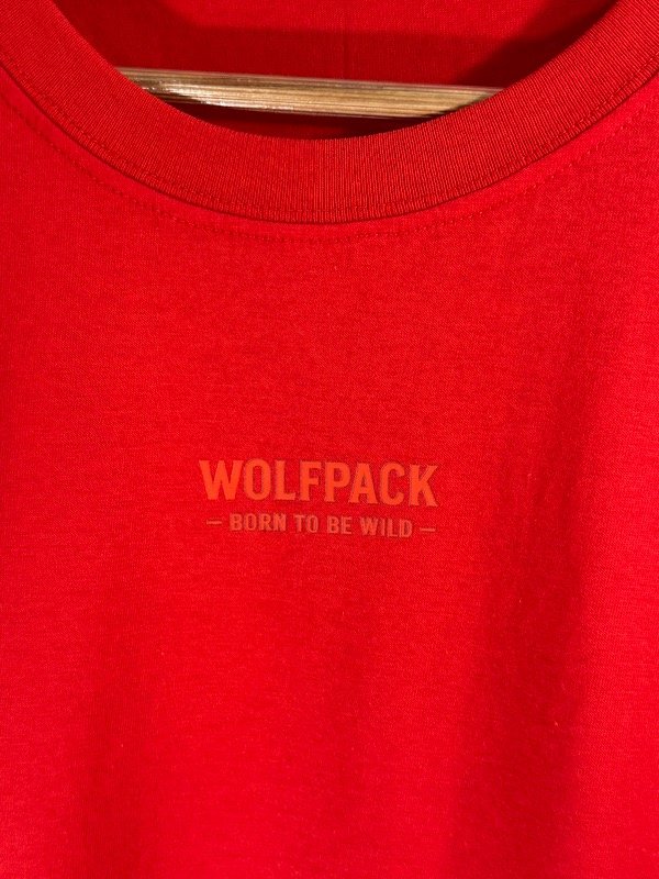 Producto - Remera WOLFPACK.