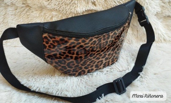 Producto - MAXI RIÑONERA CHAROL PRINT