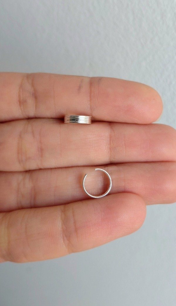 Producto - Aros de Plata Cuff a Presión con Líneas (unidad)