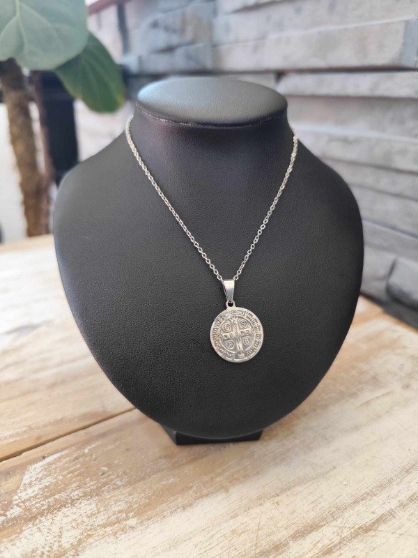 Producto - Collar san benito mediano modelo 2 . Acero quirúrgico