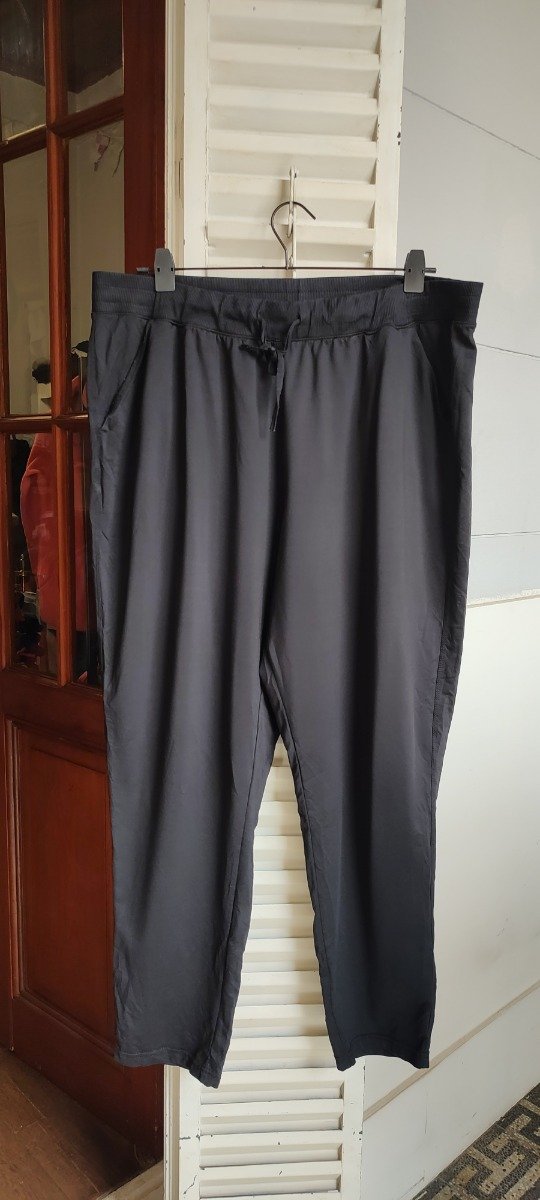 Producto - Jogging deportivo negro, talle XXL