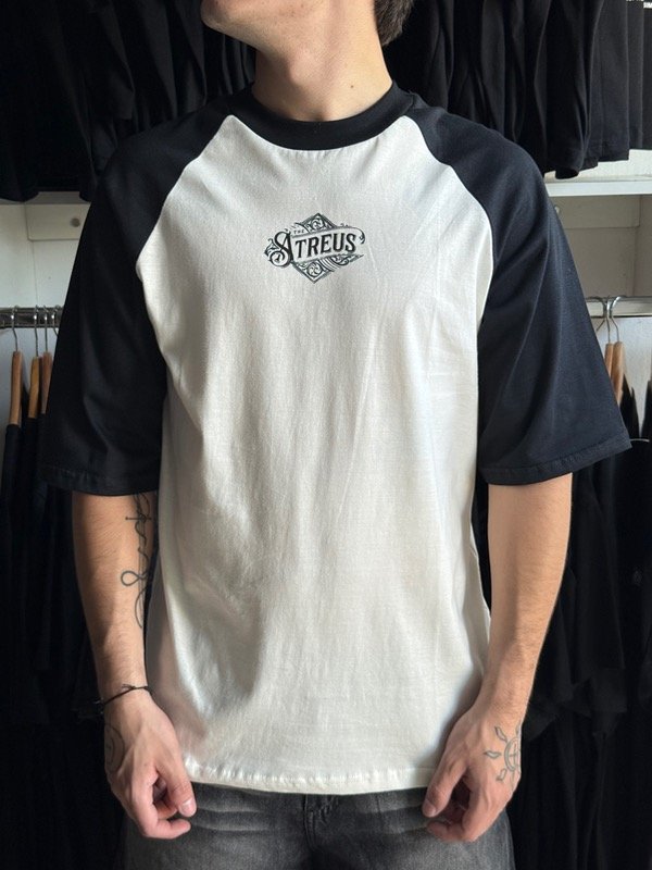 Producto - Remera Oversize Blanco-Negro