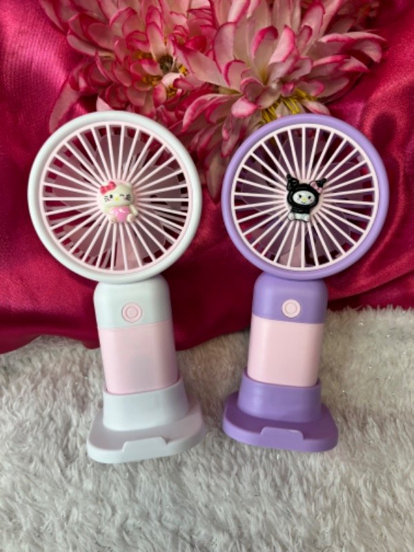 Producto - Ventilador handled fan kuromi y hello kitty