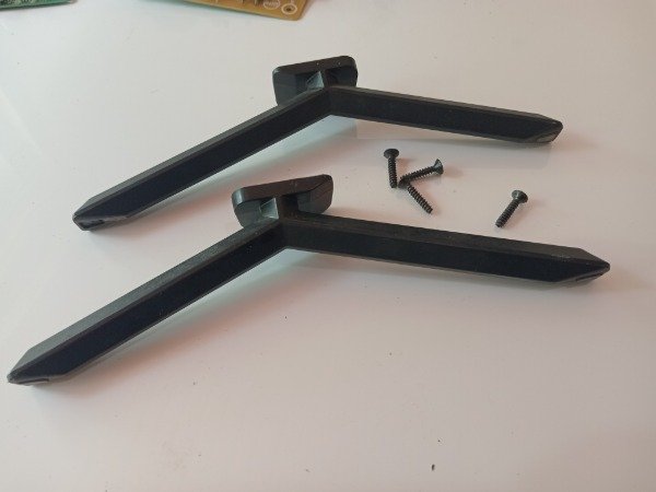 Producto - Juego Par De Pies Con Tornillos Tv Philips 43pfd6825 77