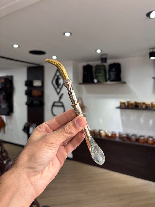 Producto - BOMBILLON PICO LORO PALA ANCHA CALADO ARTESANAL - 1