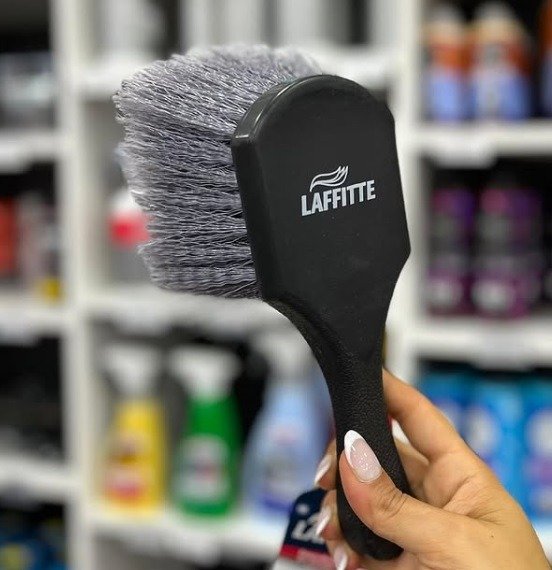 Producto - CEPILLO LIMPIA PASARRUEDAS CORTO LAFFITTE