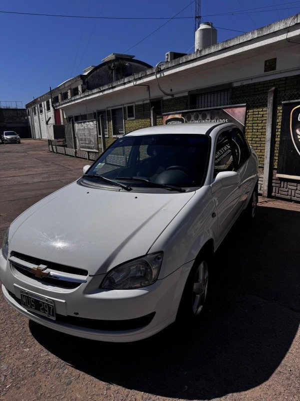 Producto - Chevrolet Corsa Classic 4 Puertas 2013