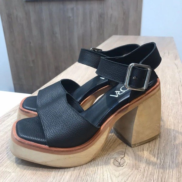 Producto - Sandalia Busia negra