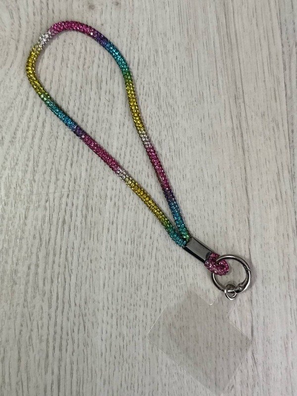 Producto - CORREA CORTA CON STRASS CON ADAPTADOR PARA MUÑECA PARA CELULAR