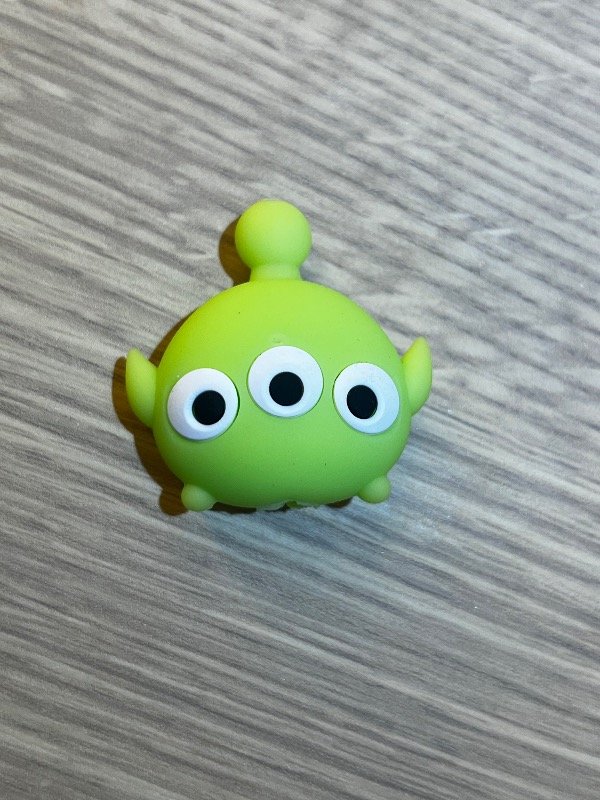 Producto - Pin de estetoscopio Enanito verde