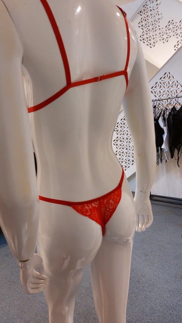 Producto - Conjunto de microtul y encaje rojo - 1