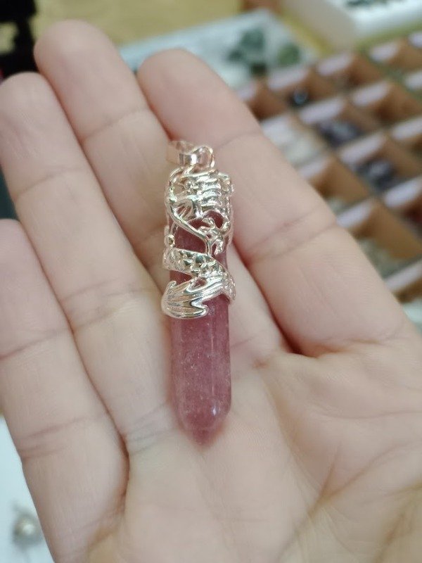 Producto - Dije dragón cuarzo cherry