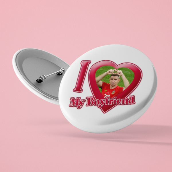 Producto - Pin Boyfriend Dibu