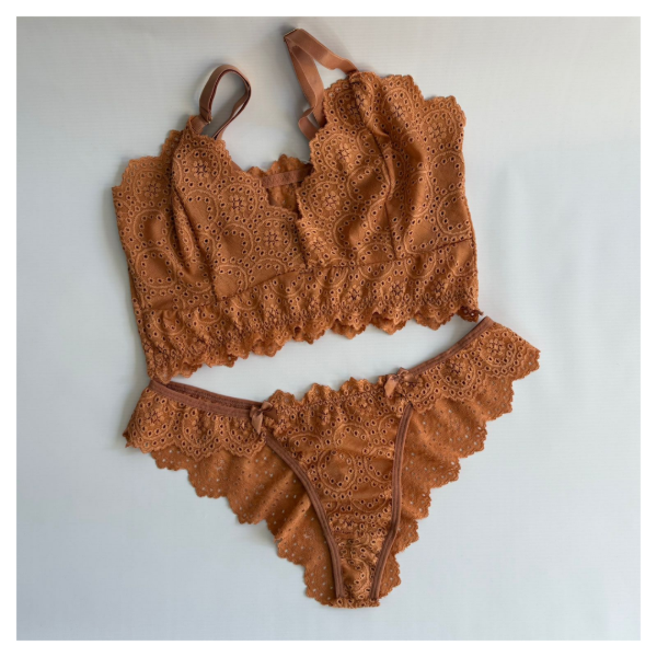 Producto - Conjunto marron broderi