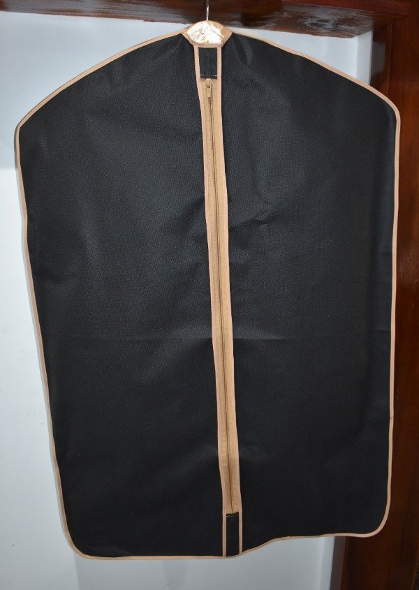 Producto - Funda para trajes y ropa (con cierre)