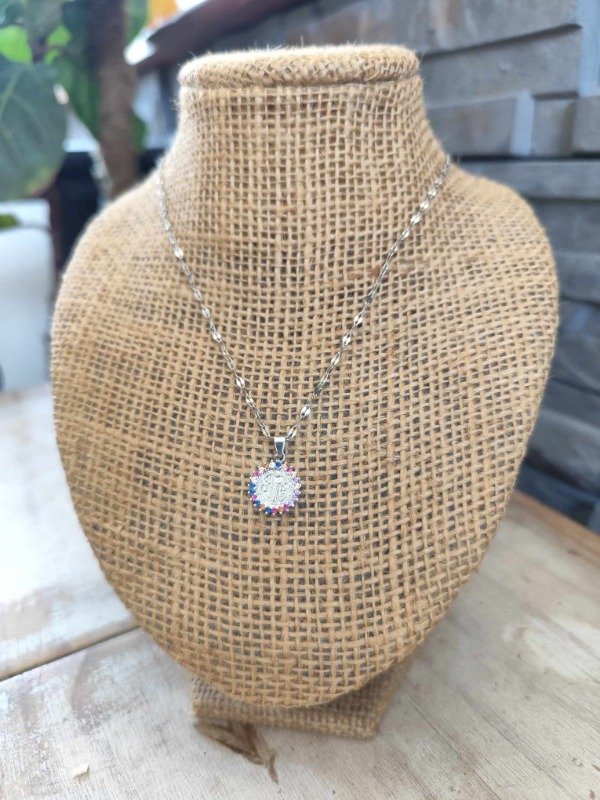 Producto - Collar san benito con strass. Acero quirurgico.