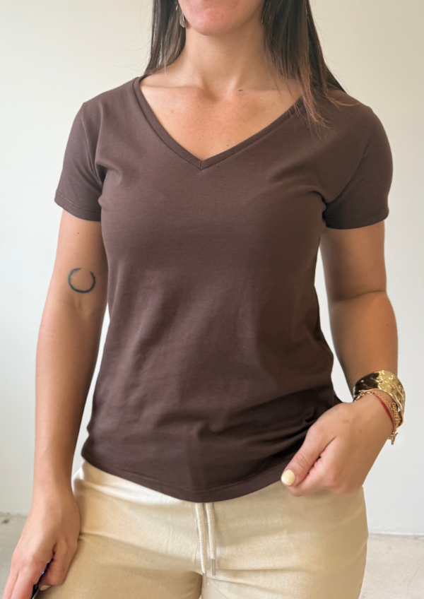 Producto - Remera BARI - Chocolate