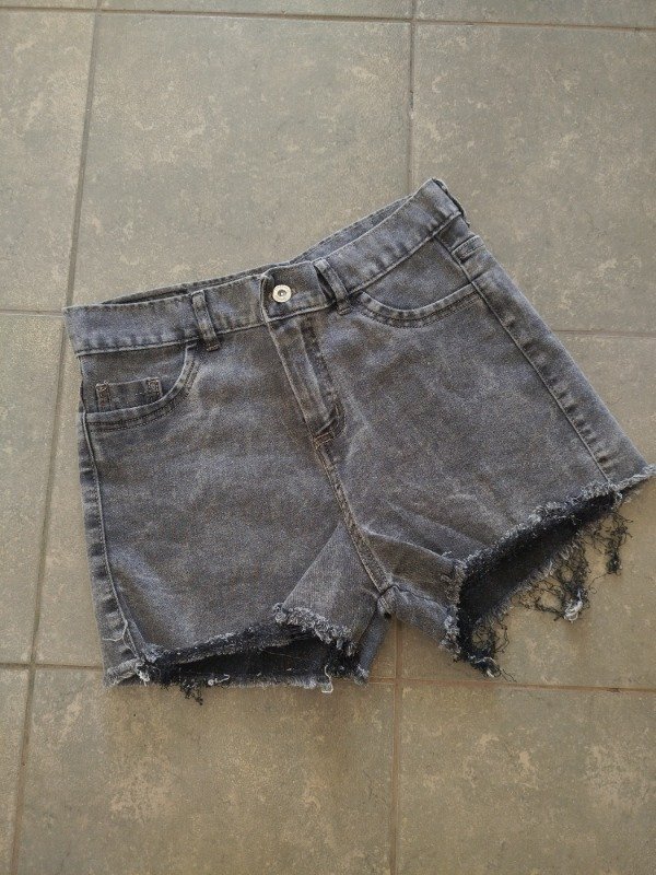 Producto - Short Gris