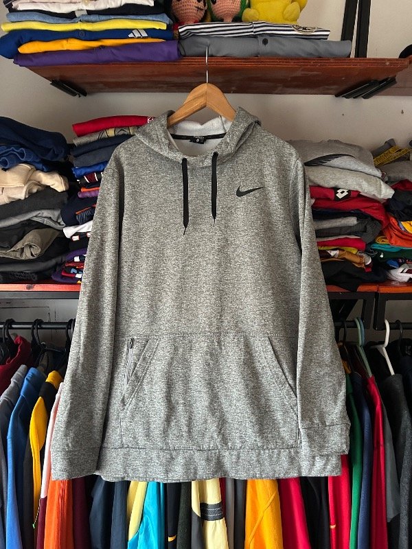 Producto - Buzo canguro color gris Nike Therma-FIT, talle XL