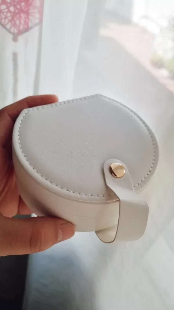 Producto - Alhajero blanco con broche