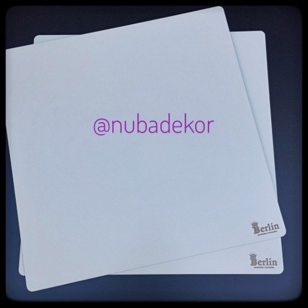 Producto - Bases tortas cuadradas con logo x12u